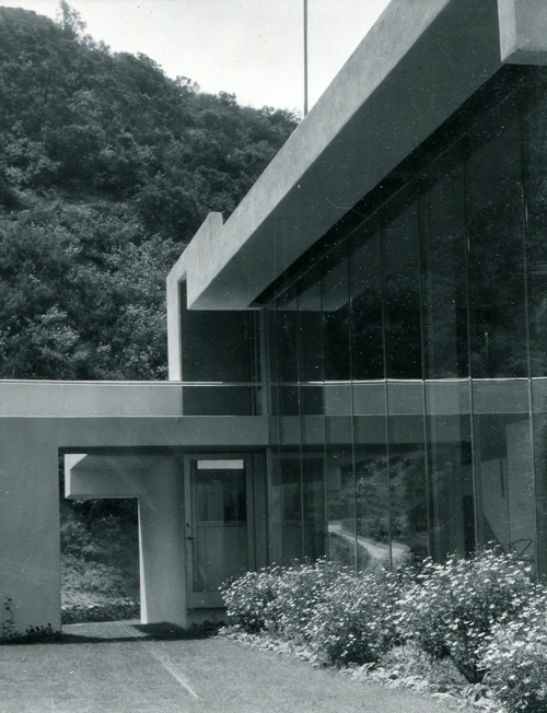 Northeast elevation Schindler house